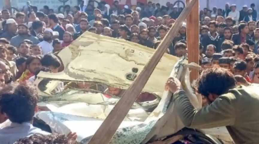 कार पर पलटा बजरी भरा डंपर, अंतिम संस्कार में जा रहे परिवार के 7 लोगों की दर्दनाक मौत