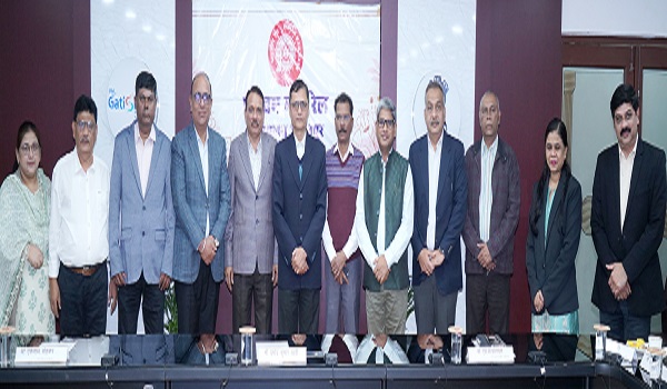 मुख्यालय के तीन अधिकारी सहित पश्चिम मध्य रेलवे के 68 रेलकर्मी हुए सेवानिवृत्त