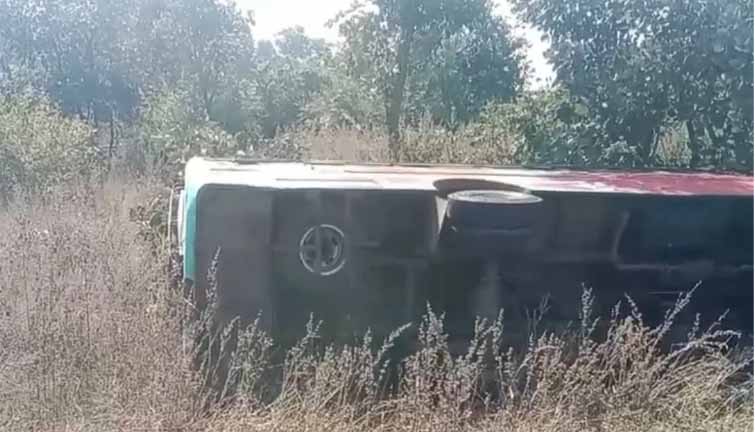 एमपी के छिंदवाड़ा में यात्रियों से भरी तेज रफ्तार बस पलटी, 7 लोग घायल, अस्पताल में भर्ती