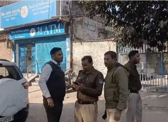 कटनी से एटीएम मशीन पिकअप में लादकर जबलपुर की ओर भागे लुटेरे, शहर भर में नाकाबंदी..!