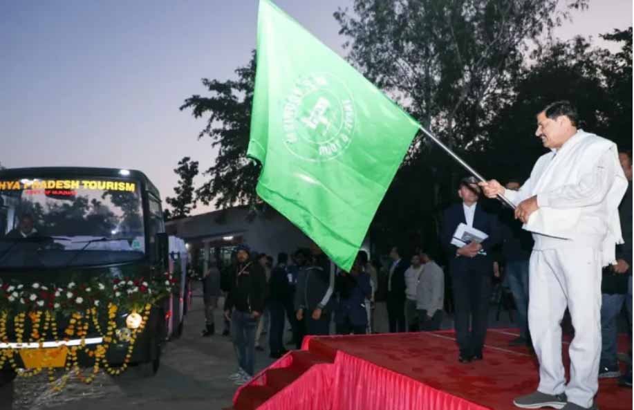 एमपी के सभी नेशनल पार्क में अब शानदार होगी जंगल सफारी, सीएम डॉ. यादव ने कैंटर बसों को झंडी देकर किया रवाना