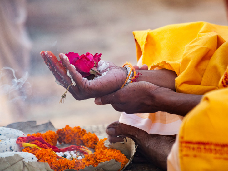 पौष अमावस्या पर इस बार बन रहा दुर्लभ संयोग, जानें स्नान-दान और तर्पण का संपूर्ण विधान
