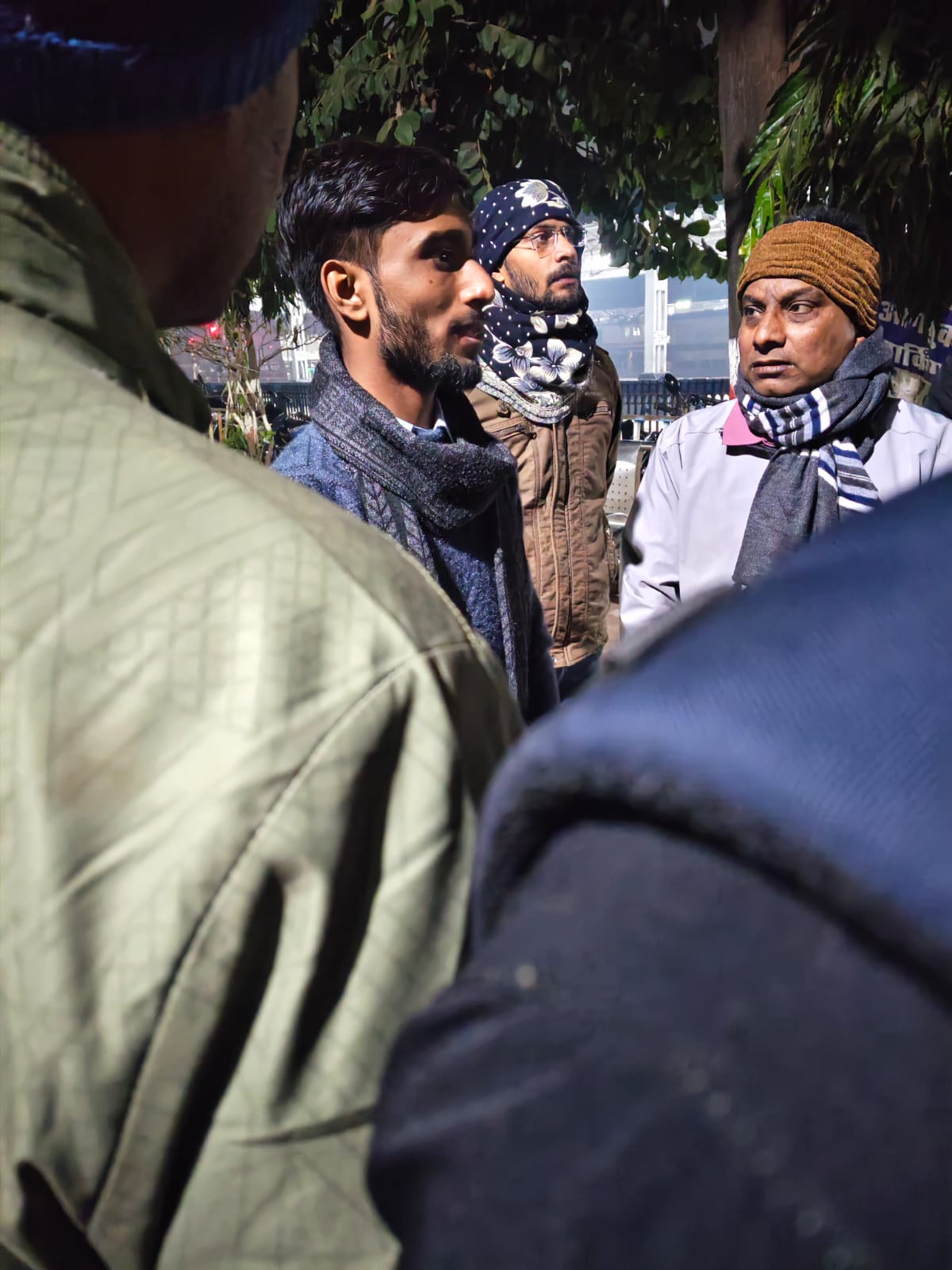 जबलपुर : रेलवे स्टेशन की सुरक्षा में सेंध, पकड़ा गया फर्जी लोको पायलट, मचा हड़कम्प, फॉग डिवाईस, वाकीटाकी भी मिले