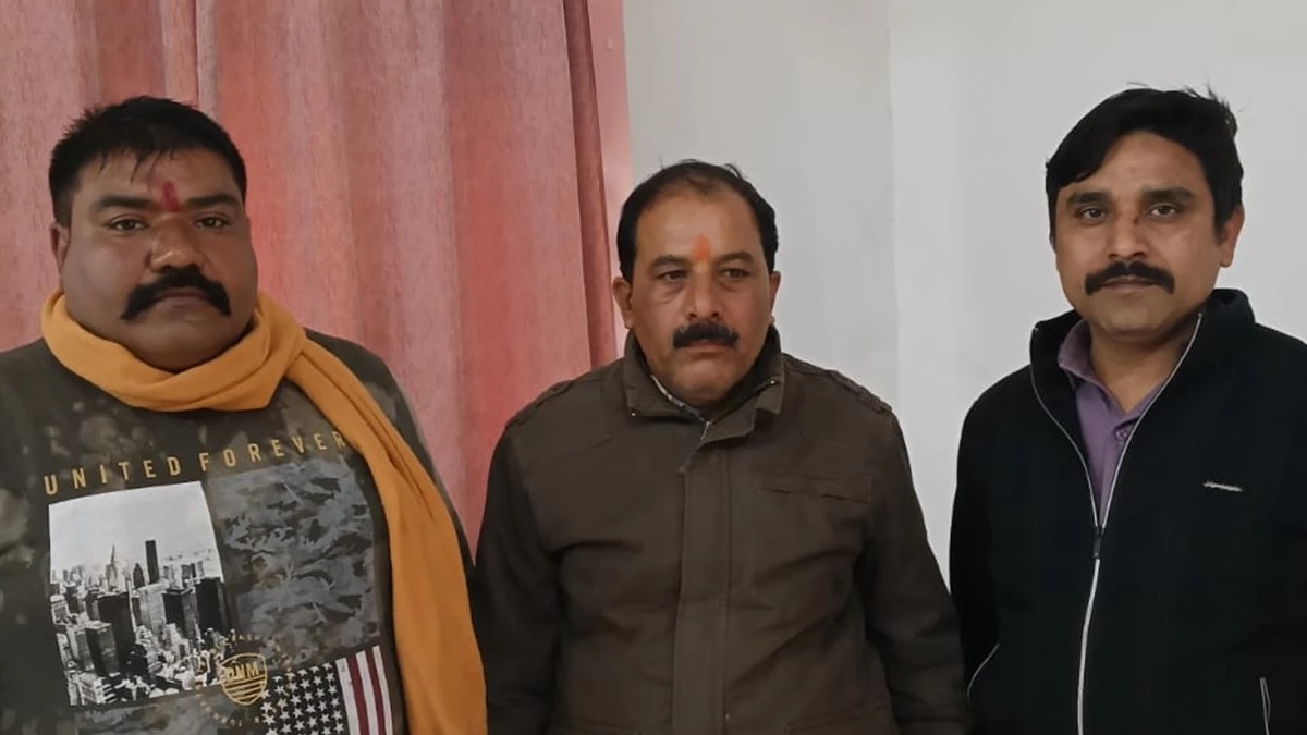 एमपी: एसडीएम के स्टेनो को रीवा लोकायुक्त टीम ने रंगे हाथों 10 हजार रुपये की रिश्वत लेते पकड़ा