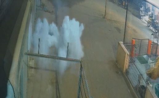 तुम शिकायत करती रहो, हम हमला करते रहेगें, टेंट कारोबारी महिला के घर 24 घंटे में दूसरी बार बमबाजी