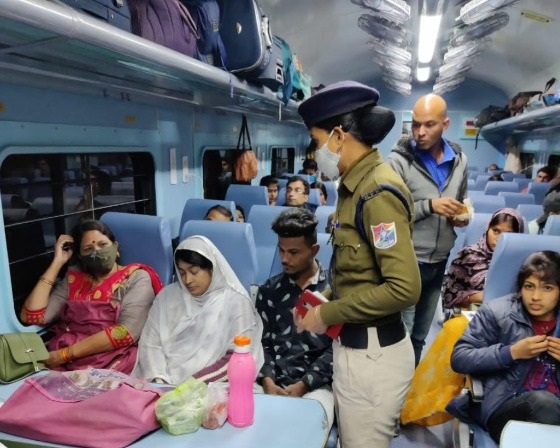 आरपीएफ ने ऑपरेशन मेरी सहेली अभियान में दो लाख से अधिक महिला यात्रियों को अटेंड कर सुरक्षा सुनिश्चित की