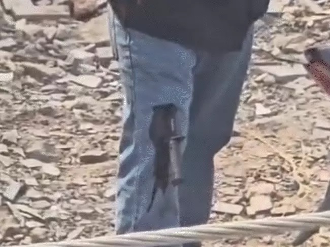 जबलपुर के श्रीराम कॉलेज में दो छात्रों के बीच खूनी संघर्ष, एक के पैर में फंसा चाकू, पहुंचा अस्पताल