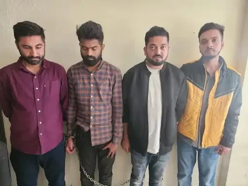 छत्तीसगढ़: कार में घूम-घूमकर ऑनलाइन सट्टे गिरोह का खुलासा, 50 लाख कैश जब्त, 4 आरोपी गिरफ्तार