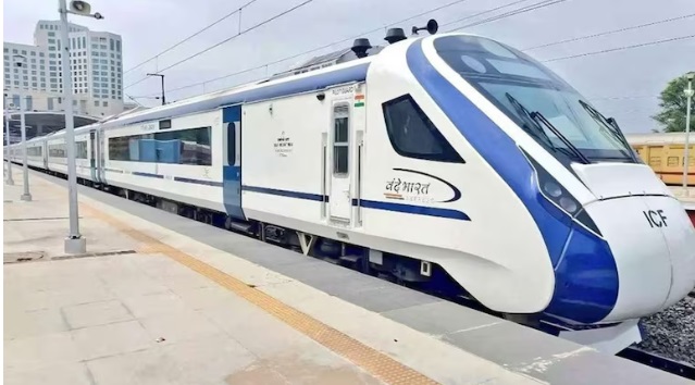 वंदे भारत की रफ्तार पर लगा अचानक ब्रेक, पहिए में फंसे नुकीले नट-बोल्ट से सोनीपत में एक घंटे तक थमी दिल्ली जाने वाली ट्रेन