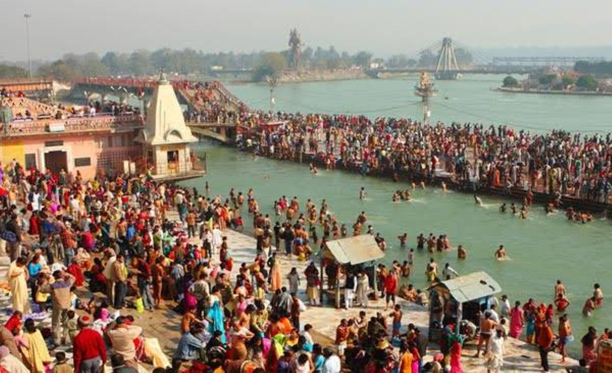  मकर संक्रांति पर गंगासागर में लाखों श्रद्धालुओं ने लगाई आस्था की डुबकी, किया पुण्य स्नान
