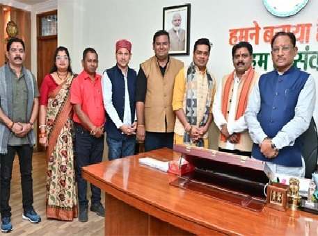 मुख्यमंत्री विष्णु देव साय से रायपुर प्रेस क्लब के नवनिर्वाचित पदाधिकारियों की सौजन्य मुलाकात