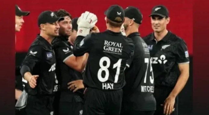 इंदौर में इतिहास रचते हुए न्यूजीलैंड ने भारत को 41 रन से हराया, वनडे सीरीज़ 2–1 से अपने नाम की