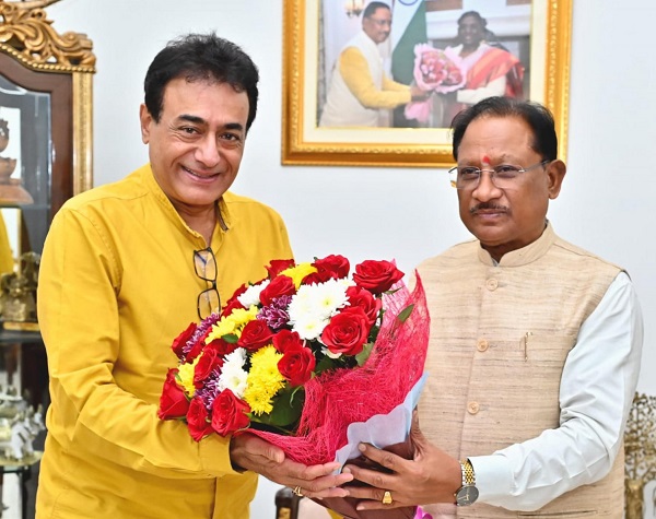 मुख्यमंत्री श्री विष्णुदेव साय से सुप्रसिद्ध अभिनेता श्री नीतिश भारद्वाज ने की सौजन्य मुलाकात