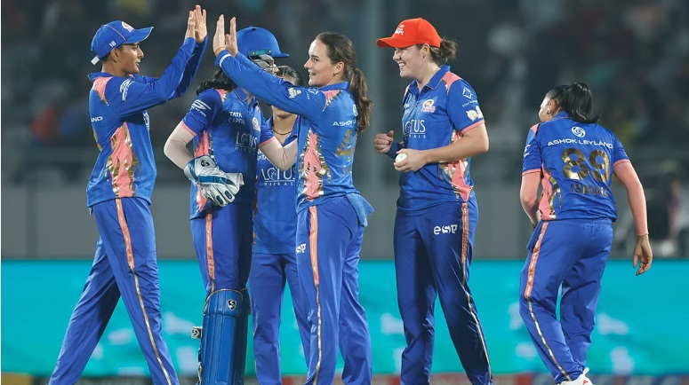 नैट स्किवर की ऐतिहासिक सेंचुरी से हिली वडोदरा की रात, मुंबई इंडियंस ने आरसीबी को 15 रन से हराया 