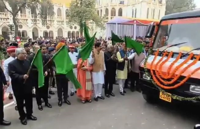 एमपी में पहली बार न्यायालय आपके द्वार, चीफ जस्टिस ने चलित कोर्ट को दिखाई हरी झंडी, जेएमसी से संबंधित कार्यो का तत्काल होगा निराकरण