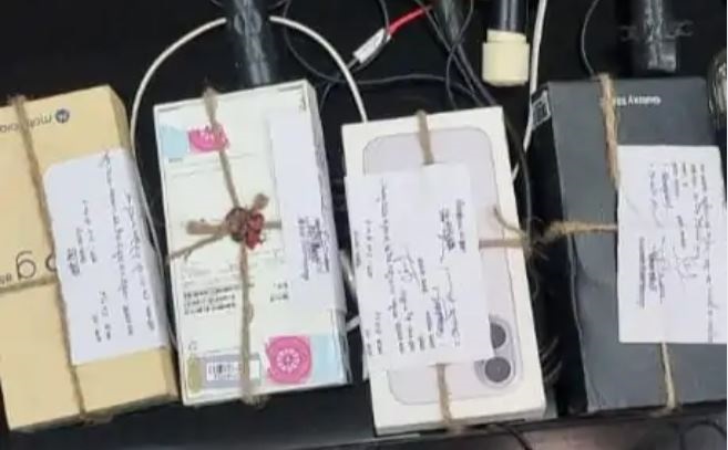 शॉप के कर्मचारी ने ही चोरी किए थे लाखों रुपए के मोबाइल फोन, बाजार में बेचने से पहले पकड़ा गया