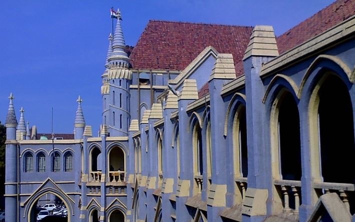 अंर्तजातीय विवाह करने वाले दंपती को पुलिस दे सुरक्षा, हाईकोर्ट में दायर याचिका पर सुनवाई, कोर्ट ने दमोह एसपी को दिए निर्देश