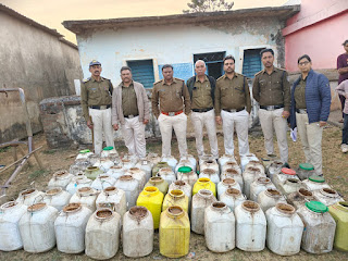 जबलपुर के सिहोरा पशु अस्पताल भवन में खुली थी शराब फैक्ट्री, आबकारी ने मारा छापा, बड़ी मात्रा में सामग्री जब्त