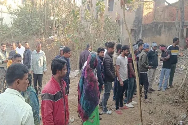 झारखंड : पुलिस ऑफिस के पीछे मिला मां-बेटी का शव, नाक-मुंह से बह रहा था खून, हत्या की आशंका