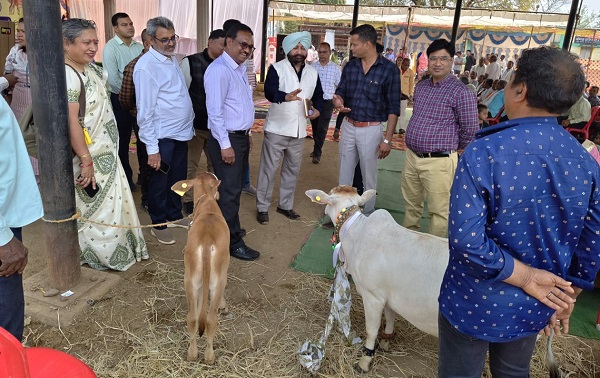 केन्द्रीय पर्यवेक्षकों ने छत्तीसगढ़ में पशुधन योजनाओं का लिया फीडबैक