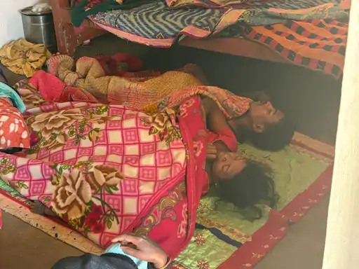 छत्तीसगढ़: कमरे में कोयला जलाकर सोने से दम घुटने से 3 लोगों की मौत, मृतकों में पति-पत्नी व मासूम बेटी भी शामिल