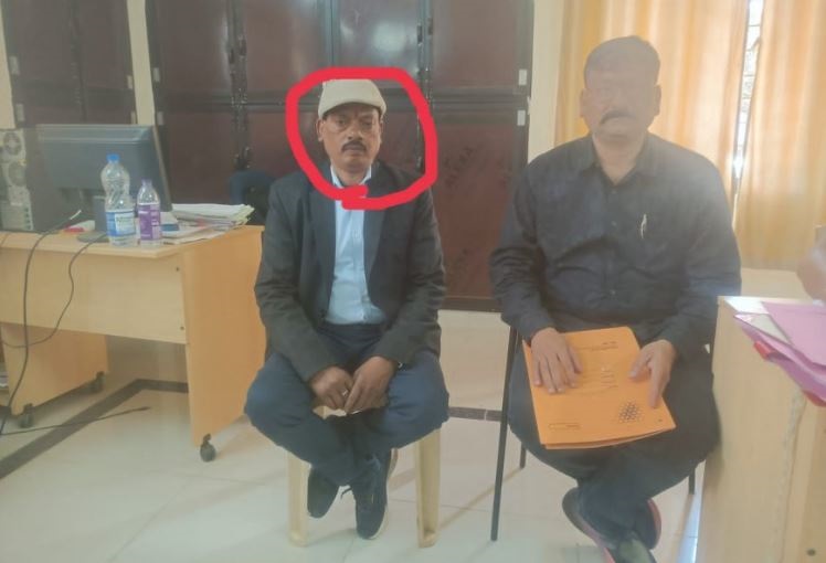 खसरे की त्रुटि सुधारने एसडीएम का रीडर ले रहा था 5 हजार रुपए, जबलपुर से पहुंची लोकायुक्त टीम ने रंगे हाथ पकड़ा