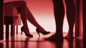 जबलपुर: खितौला में सैक्स रैकेट की सूचना पर पुलिस ने दी दबिश, आरोपी का निकाला पैदल मार्च 