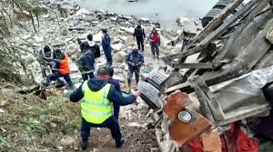 यात्री बस के नदी में गिरने से नेपाल में 18 लोगों की मौत, कई घायल, विदेशी पर्यटक भी थे सवार