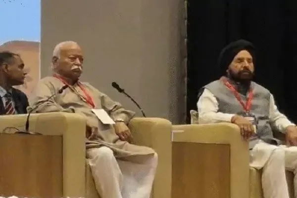 आरएसएस प्रमुख मोहन भागवत ने कहा- देशहित के लिए तीन बच्चे जरूरी, पैरेंट्स बच्चों को समय दें
