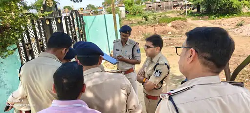 एमपी : नरसिंहपुर में घर में मिले बुजुर्ग दंपति के शव, धारदार हथियार से गला, पेट रेत कर हत्या की आशंका