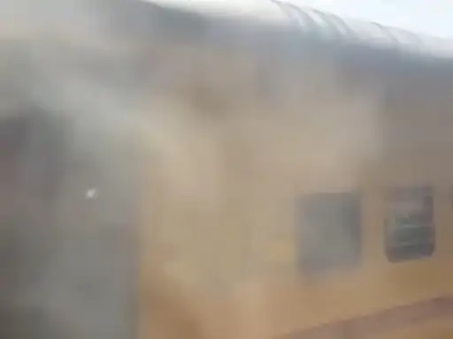 जबलपुर से रीवा जा रही ट्रेन के कोच से उठा धुआं, यात्रियों में मची अफरातफरी, ऊंचेहरा स्टेशन पर रुकी ट्रेन