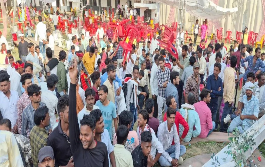 दमोह में 2 हजारों लड़कों ने दुल्हनों के लिए मचाया उत्पात, तोडफ़ोड़, जबलपुर रोड पर चकाजाम
