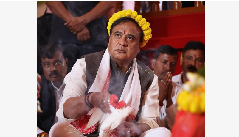 दतिया के पीतांबरा पीठ में असम के मुख्यमंत्री हिमंत बिस्व सरमा ने की पूजा, बीजेपी की चुनावी जीत को लेकर जताया भरोसा