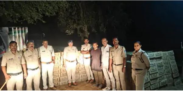 जबलपुर में एक महिला के घर से मिला शराब का जखीरा, आबकारी विभाग की दबिश में 28 लाख रुपए की अवैध शराब जब्त