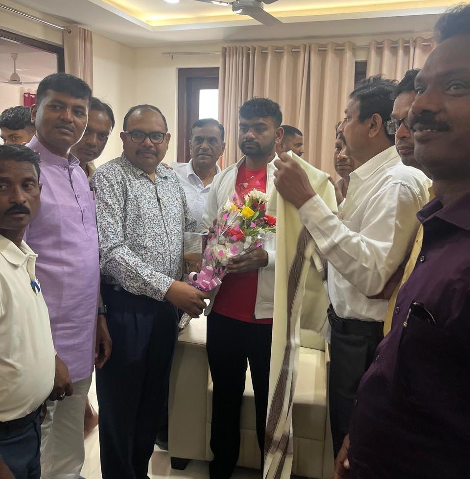 झारखंड विधानसभा में गुंजी सुड़ी समाज की मांग, डुमरी विधायक जयराम महतो का समाज ने व्यक्त किया आभार