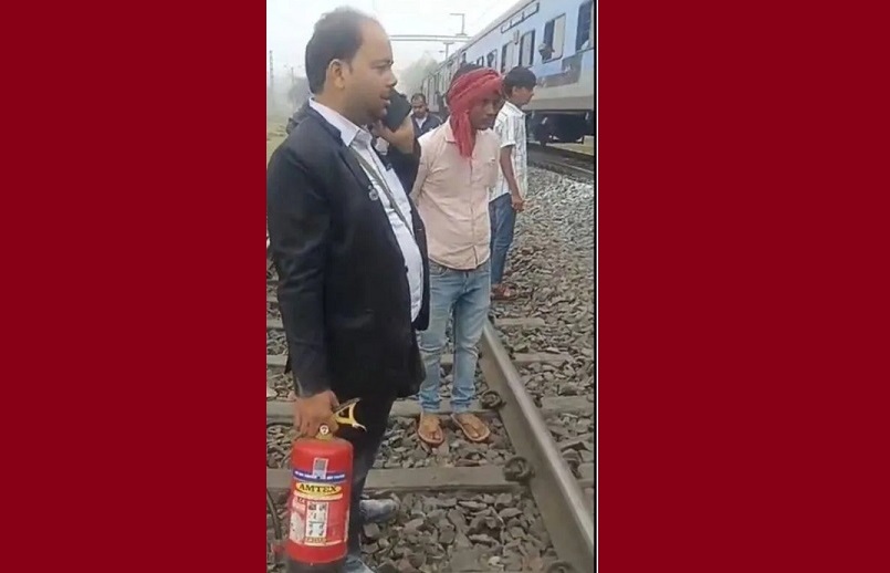 गयाजी के बंधुआ स्टेशन के पास पटना- रांची जनशताब्दी एक्सप्रेस में अचानक आग लगने से यात्री हुए हलकान