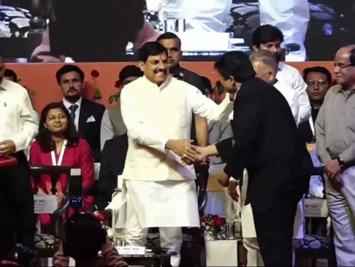 एमपी : सीएम ने यूपीएससी में चयनित 61 युवाओं का किया सम्मान, बोले- हमें हर 5 साल में देनी पड़ती है परीक्षा