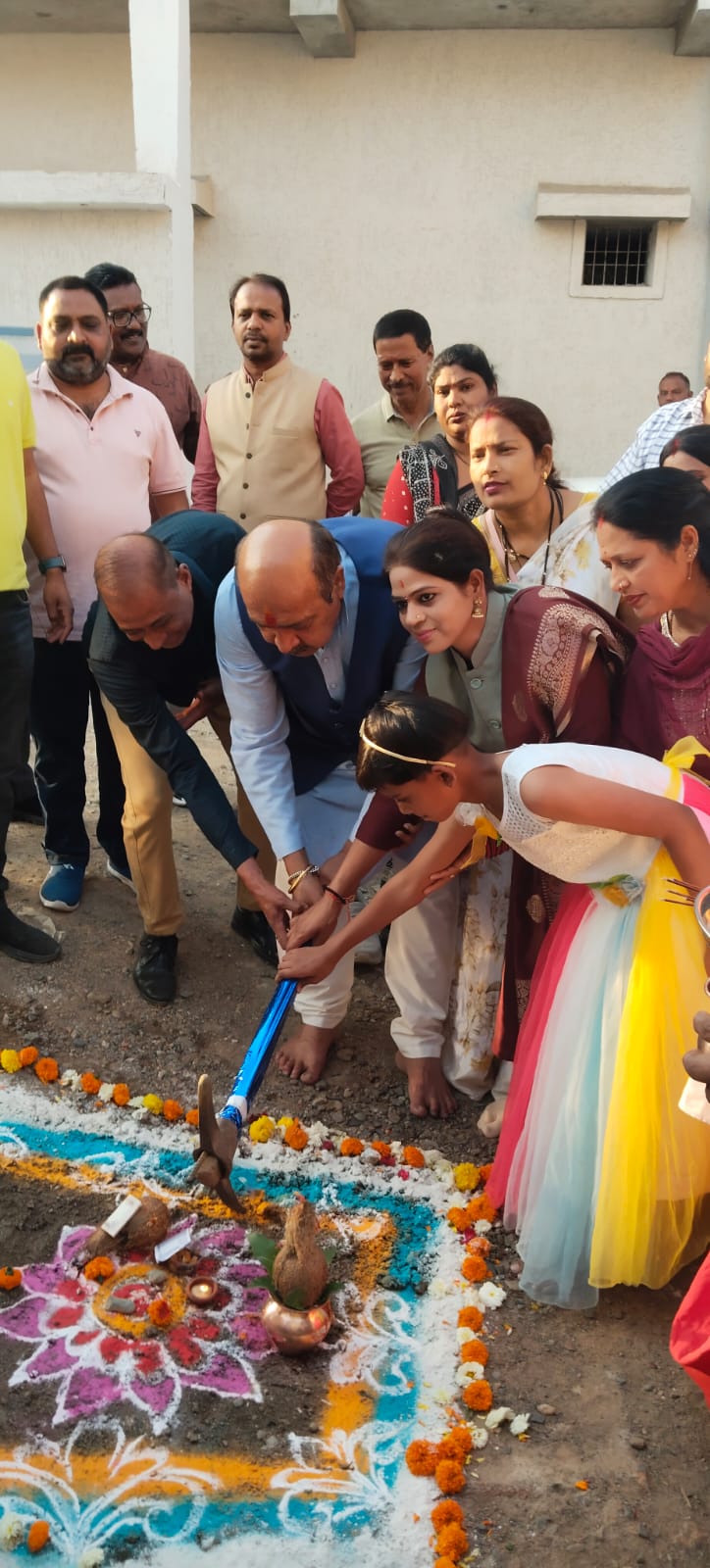 जबलपुर : बिलहरी की ड्रीम होम्स कालोनी में विधायक रोहाणी ने सड़क निर्माण का किया भूमि पूजन