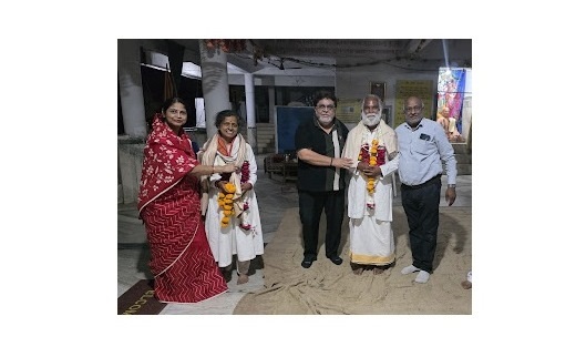 नर्मदा परिक्रमा पर निकले पूर्व आईएएस ओपी श्रीवास्तव जबलपुर पहुंचे, भेड़ाघाट में हुआ भावपूर्ण स्वागत