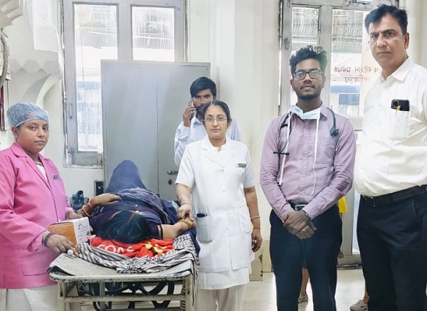 जबलपुर: स्पेशल ट्रेन में प्रेग्नेंट महिला की बिगड़़ी तबीयत, रेलवे स्टाफ ने तत्परता से उपलब्ध कराया उपचार