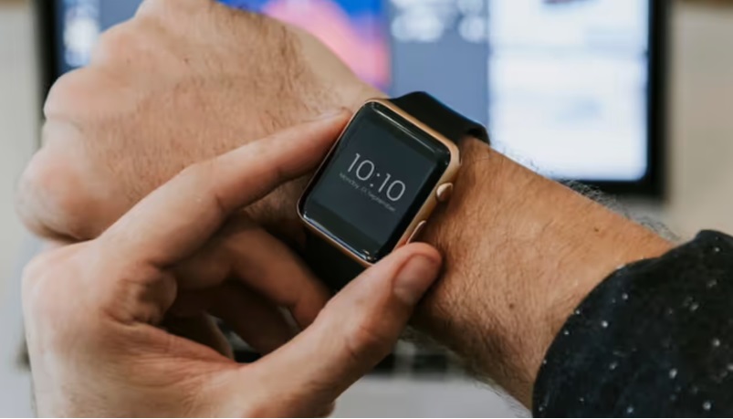 ओप्पो जल्द लॉन्च करेगा स्टाइलिश और कॉम्पैक्ट Watch X3 Mini, छोटे डायल में मिलेंगे स्मार्ट फीचर्स