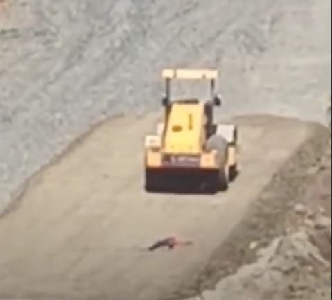 रिंग रोड निर्माण के दौरान बड़ा हादसा , रोड रोलर की चपेट में आने से बिहार के श्रमिक की दर्दनाक मौत
