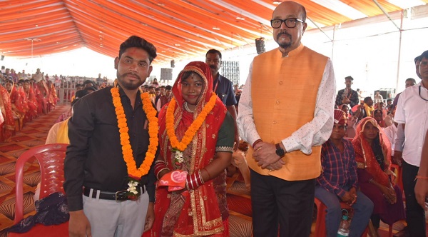 रायपुर : सामूहिक विवाह कार्यक्रम में शामिल हुए राज्यपाल