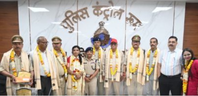 पुलिस के 9 अधिकारी और कर्मचारी हुए सेवानिवृत्त, विदाई समारोह में अधिकारियों ने दी भावभीनी विदाई