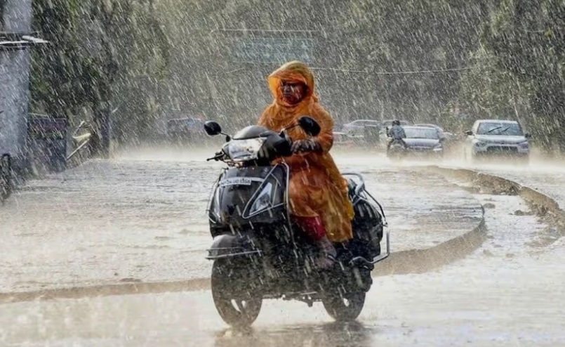 अरुणाचल और तमिलनाडु में भारी बारिश, IMD ने जारी किया नया अलर्ट, देशभर में बढ़ेगी मौसम की गतिविधि