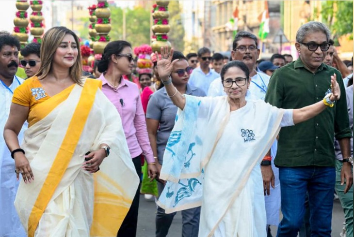 ममता बनर्जी ने पीएम मोदी पर पलटा हमला, बंगाल में मछली उत्पादन पर तथ्यात्मक गड़बड़ी का लगाया आरोप