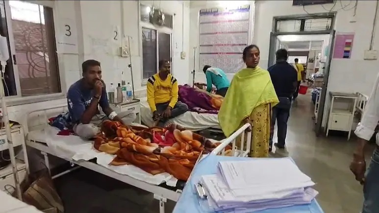 जशपुर में पानीपुरी बनी मुसीबत: केराडीह बाजार में 8 लोग फूड पॉइजनिंग का शिकार, अस्पताल में भर्ती