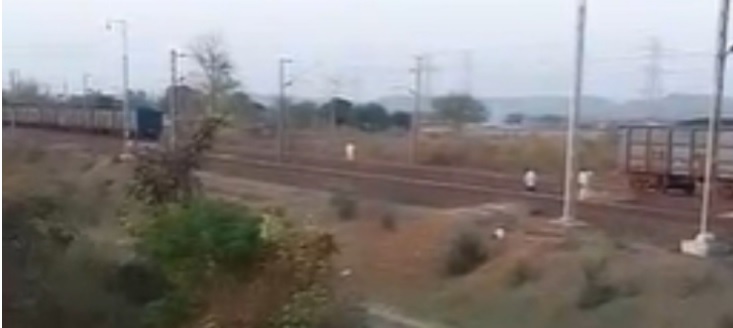 बिलासपुर-कटनी रूट पर कोयले से लदी मालगाड़ी की कपलिंग टूटी, 2 हिस्सों में बंटी, इंजन से 25 डिब्बे अलग हुए