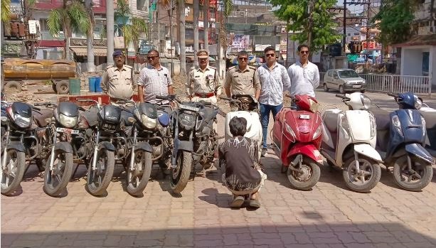 जबलपुर में शातिर चोर से मिले 11 दो पहिया वाहन, शहर के विभिन्न क्षेत्रों से किए है चोरी