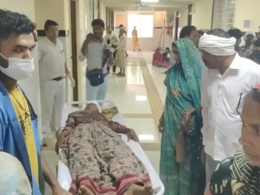 एमपी: गुना में ट्रैक्टर-ट्रॉली पलटी, ट्रॉली में बैठे थे 25 लोग, पांच घायल, निहाल देवी के दर्शन करने जा रहे थे